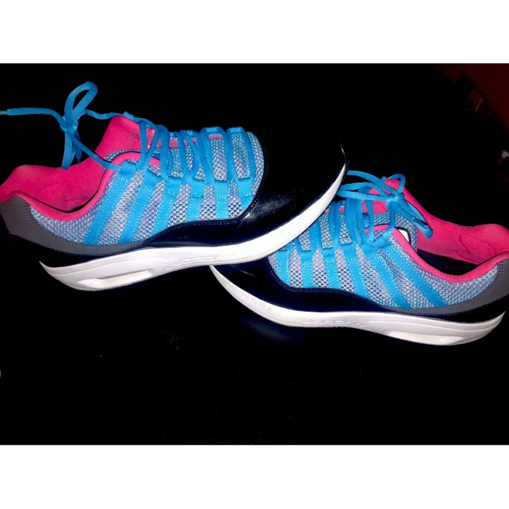 Jordan CMFT VIZ Air 11 'South Beach'.